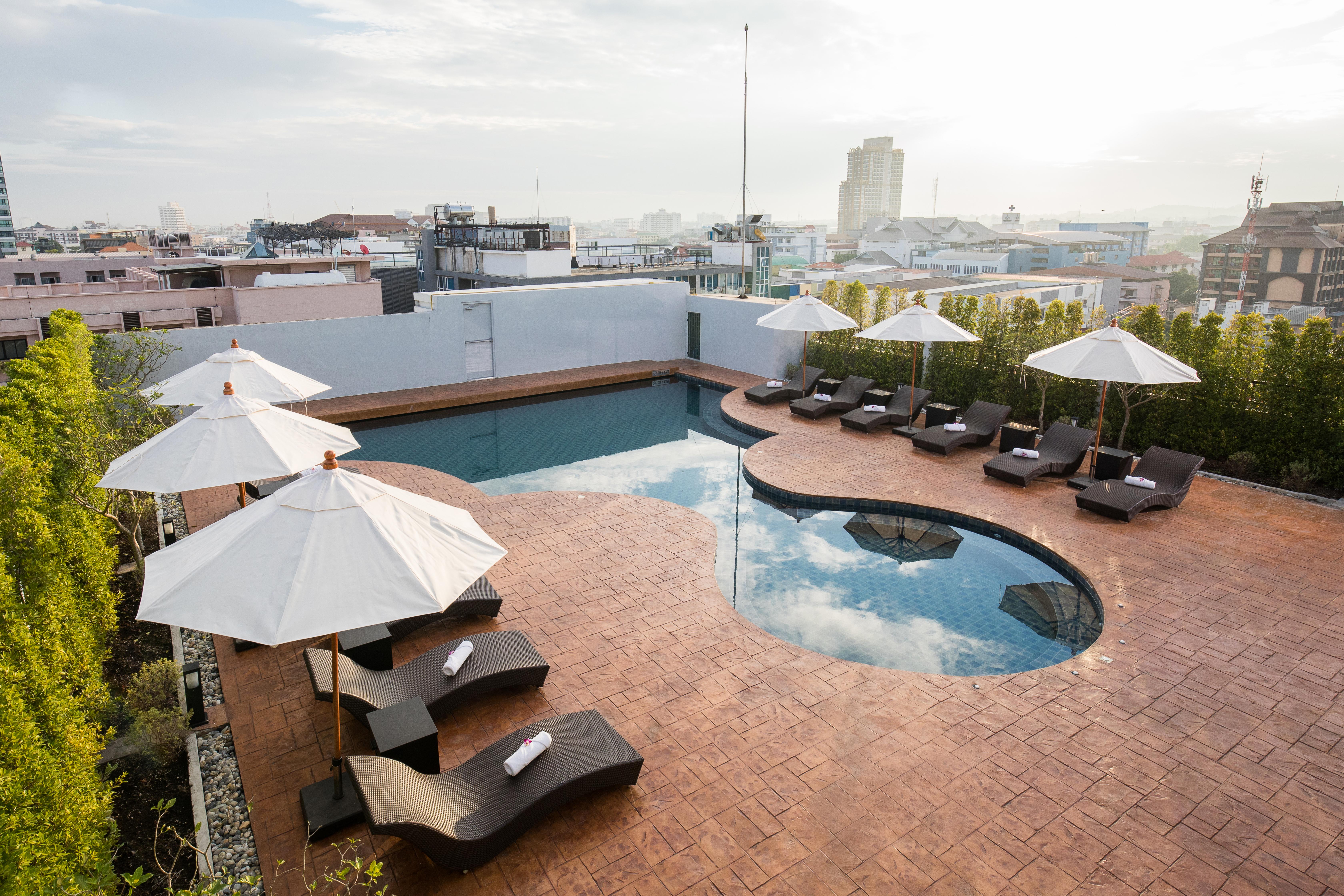 Journeyhub Pattaya Central エクステリア 写真